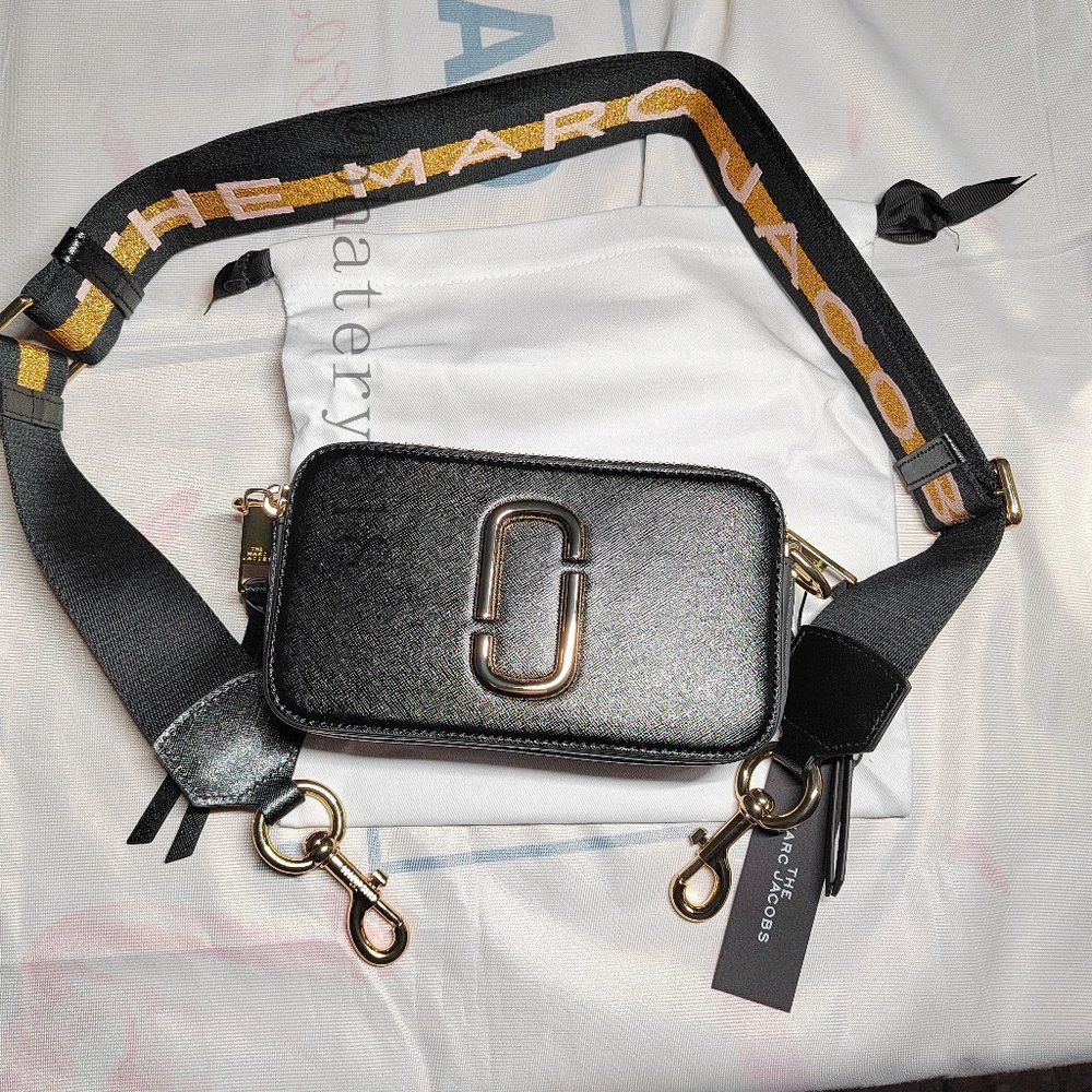 Authentic! Marc Jacobs the SNAPSHOT black Crossbody Bag